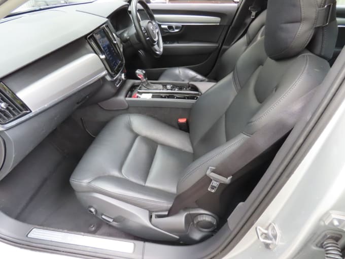 2025 Volvo S90