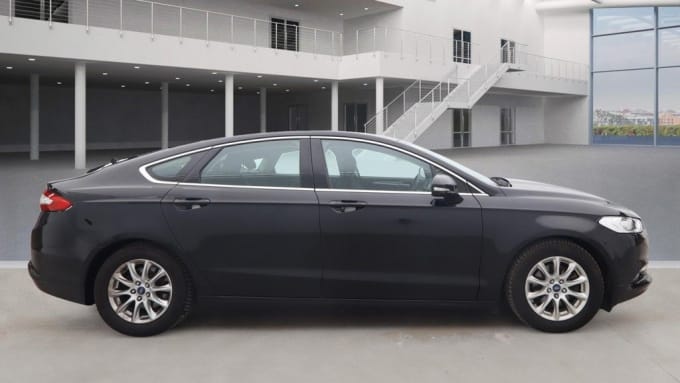 2025 Ford Mondeo