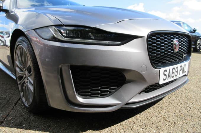 2019 Jaguar Xe