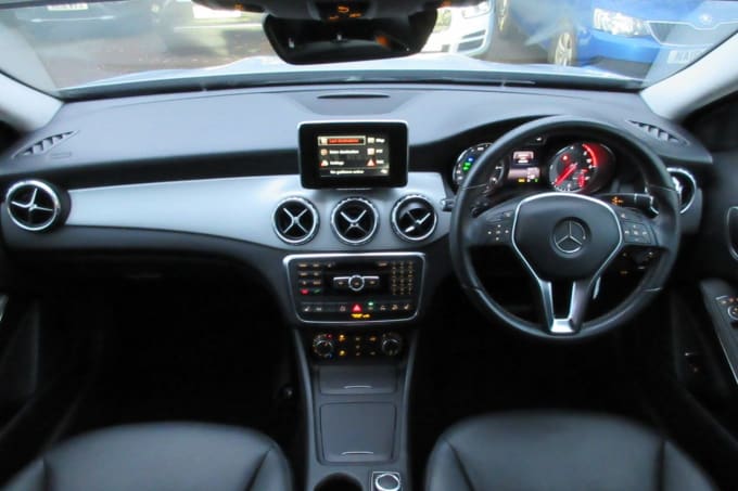 2025 Mercedes-benz 180