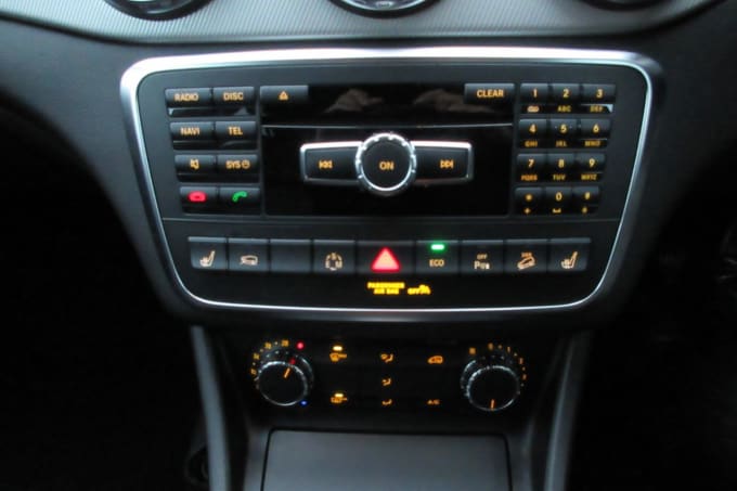 2025 Mercedes-benz 180