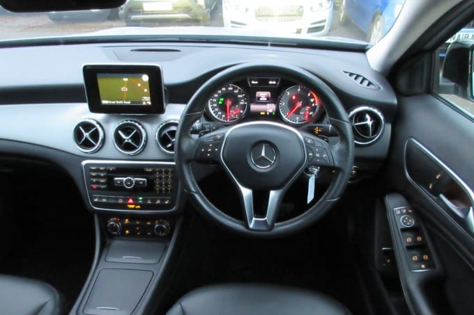 2025 Mercedes-benz 180