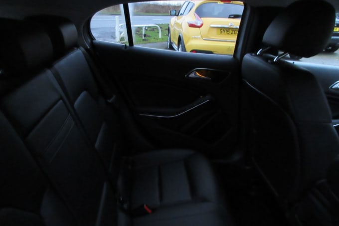 2025 Mercedes-benz 180