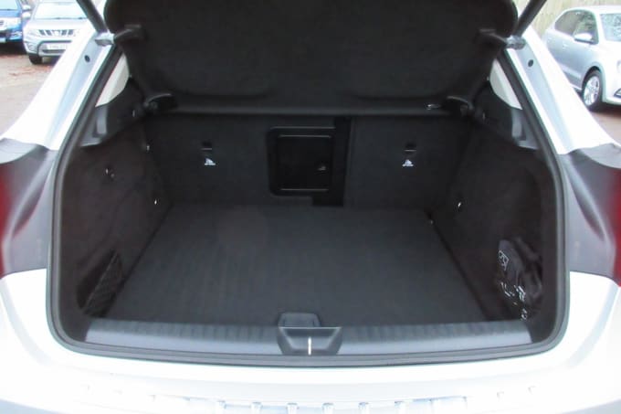 2025 Mercedes-benz 180