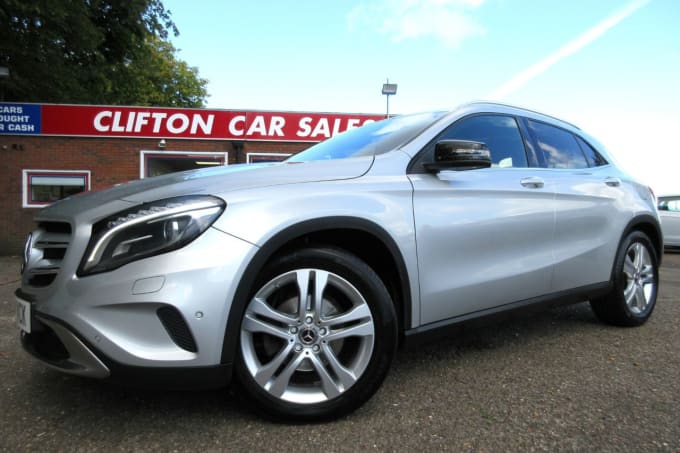 2025 Mercedes-benz 180