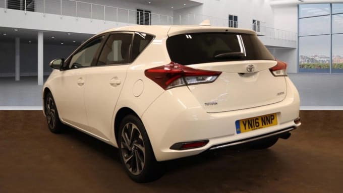 2025 Toyota Auris