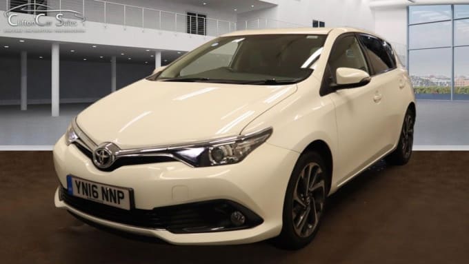 2025 Toyota Auris