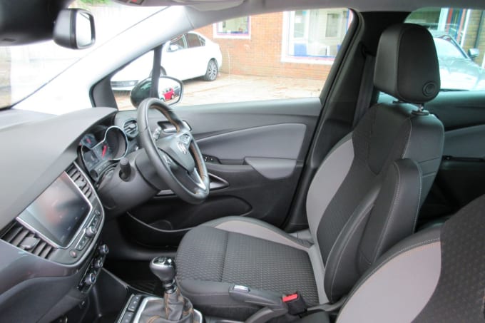 2025 Vauxhall Crossland X