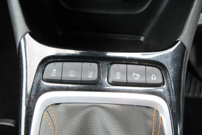 2025 Vauxhall Crossland X