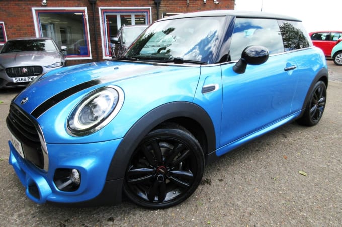 2025 Mini Hatch