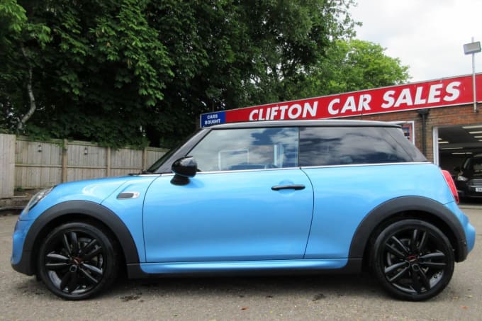 2025 Mini Hatch