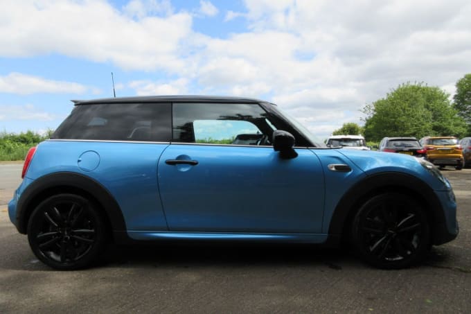 2025 Mini Hatch