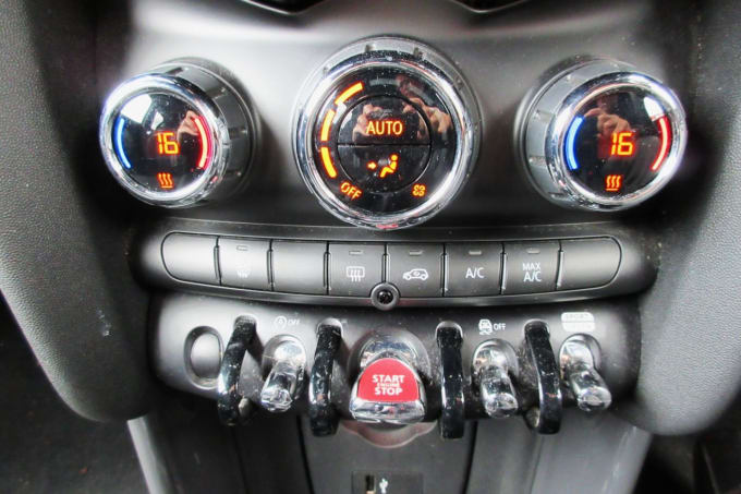 2025 Mini Hatch