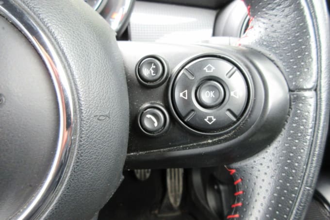 2025 Mini Hatch