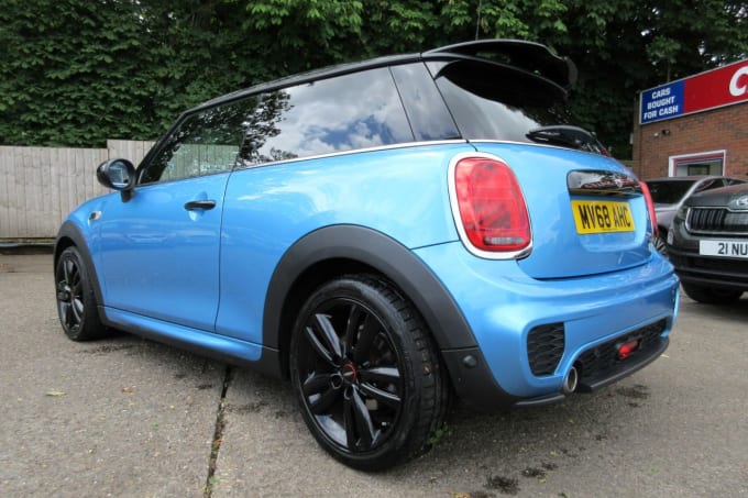 2025 Mini Hatch