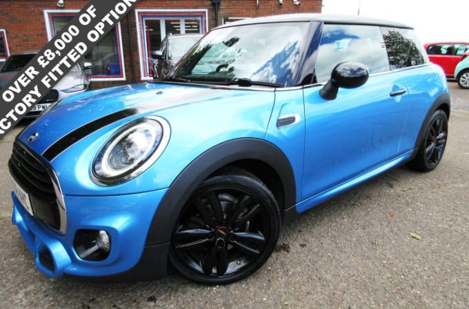 2025 Mini Hatch