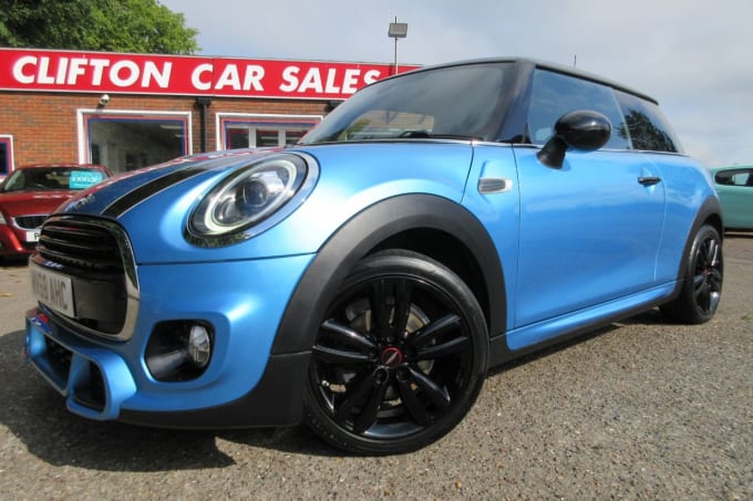 2025 Mini Hatch