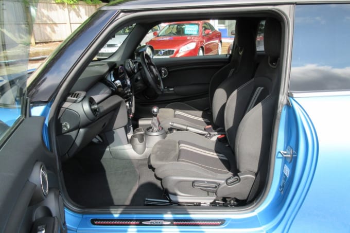 2025 Mini Hatch