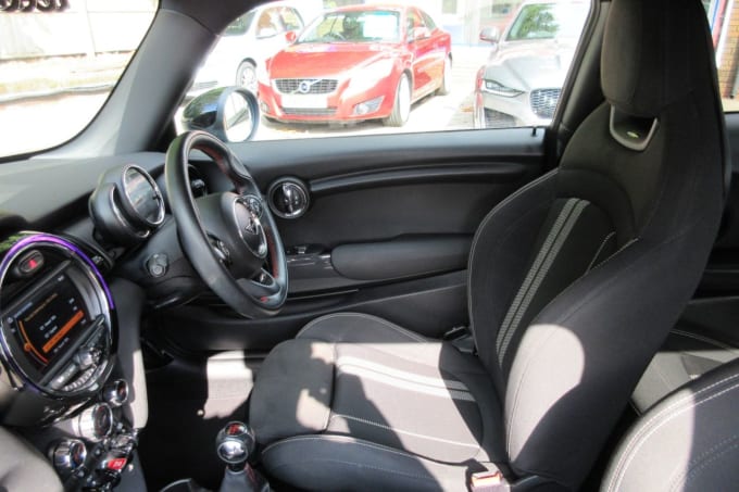 2025 Mini Hatch