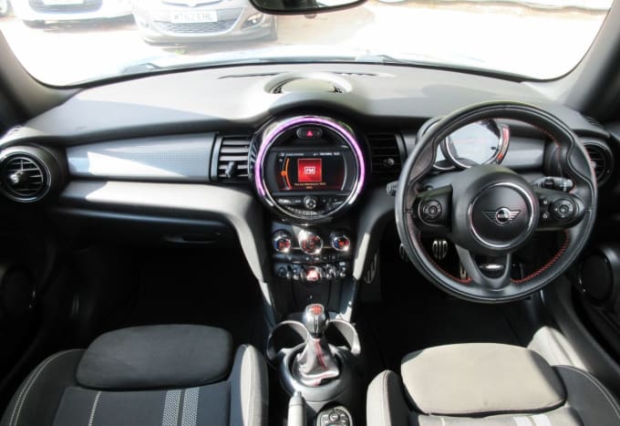 2025 Mini Hatch