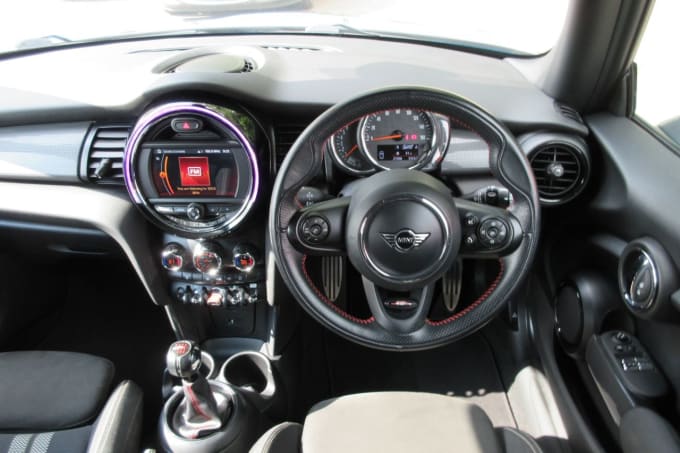 2025 Mini Hatch