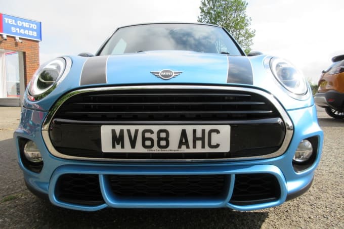 2025 Mini Hatch