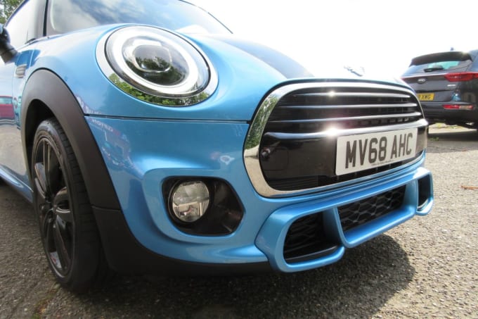 2025 Mini Hatch