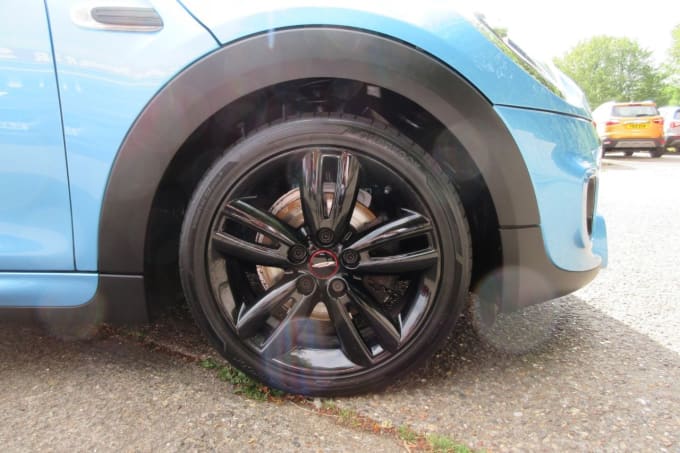 2025 Mini Hatch