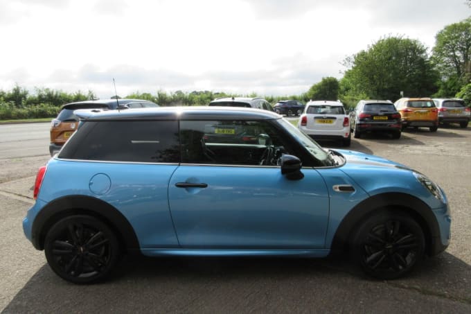 2025 Mini Hatch