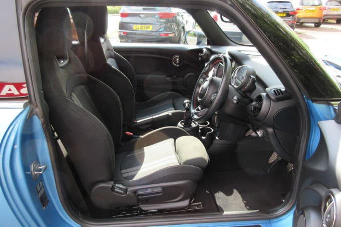 2025 Mini Hatch