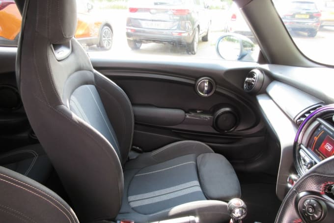 2025 Mini Hatch