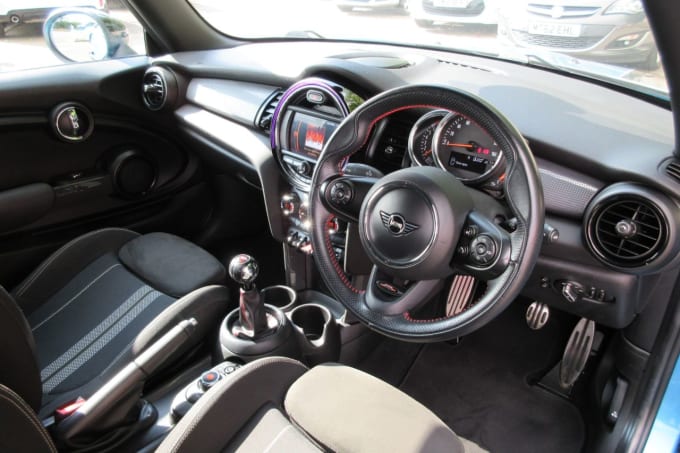 2025 Mini Hatch