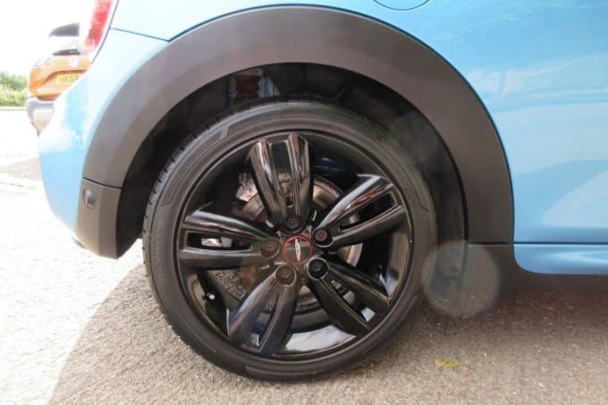 2025 Mini Hatch