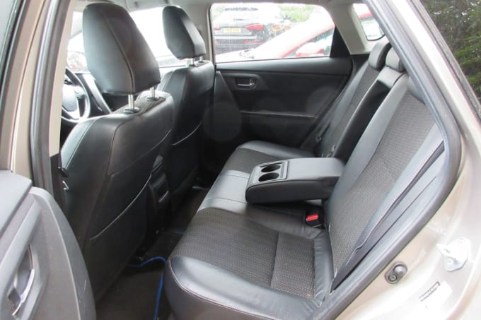 2025 Toyota Auris