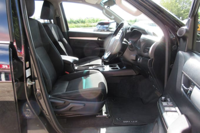 2025 Toyota Hi-lux