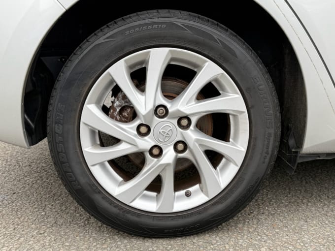 2025 Toyota Auris