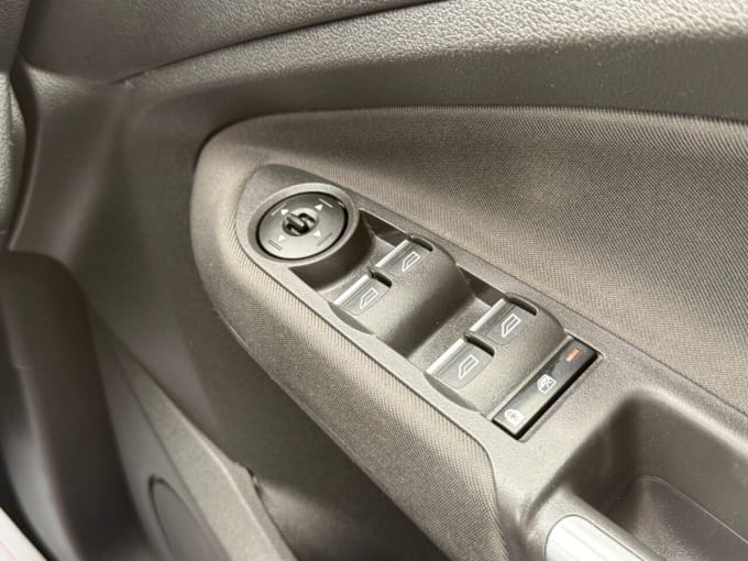 2025 Ford Grand C-max