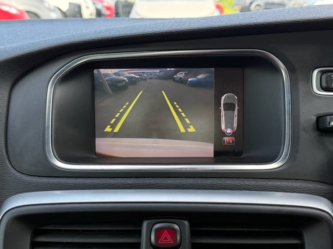 2025 Volvo V40
