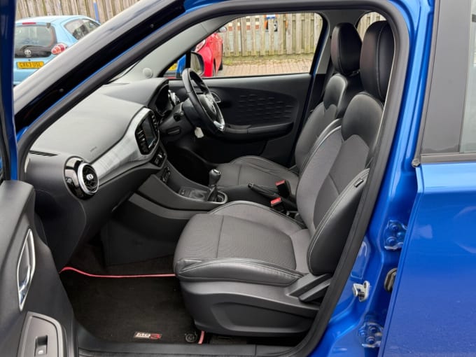 2025 Mg Mg3