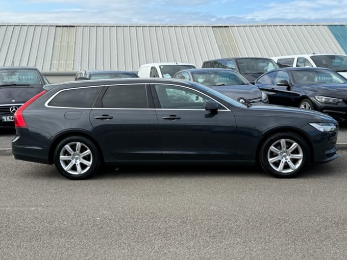 2025 Volvo V90