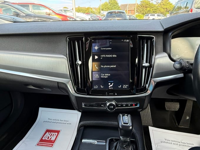 2025 Volvo V90