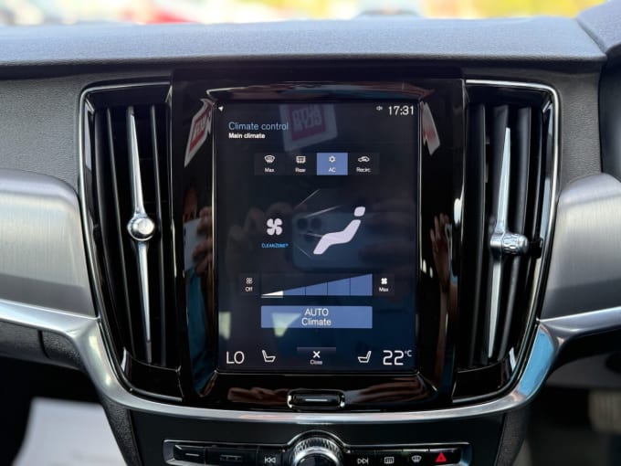 2025 Volvo V90