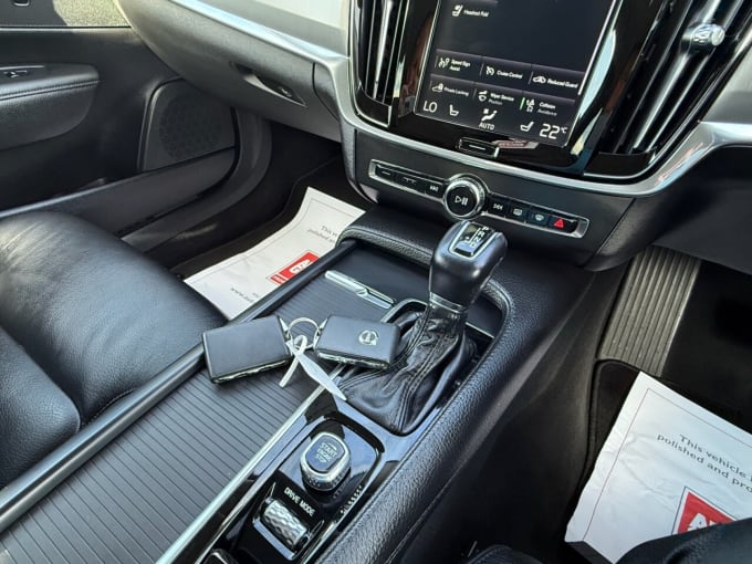 2025 Volvo V90