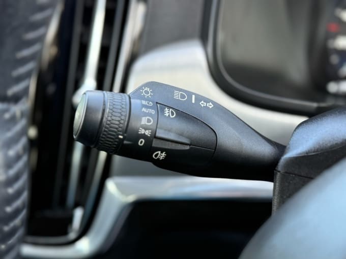 2025 Volvo V90
