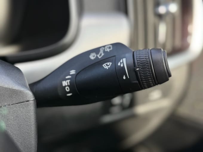 2025 Volvo V90