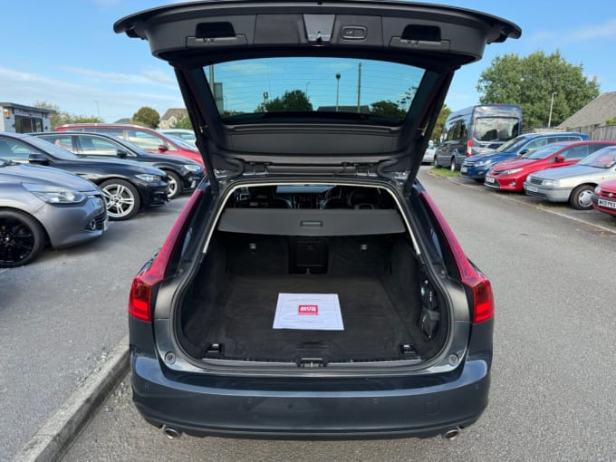 2025 Volvo V90
