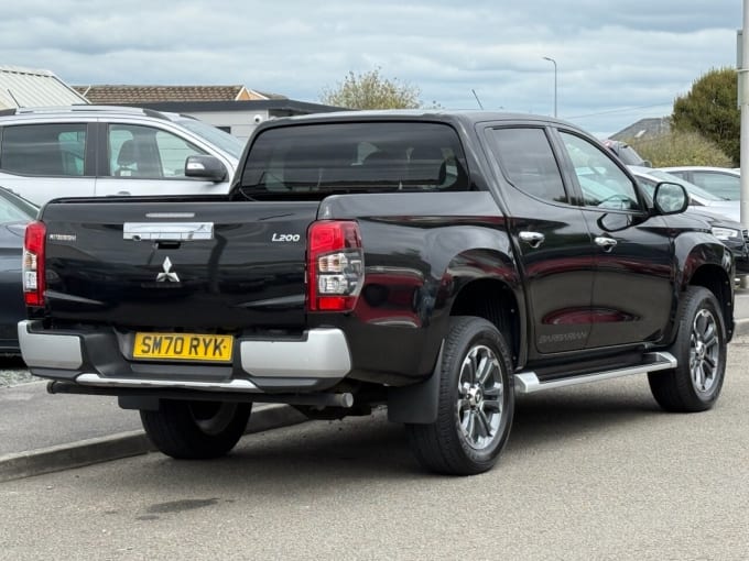 2025 Mitsubishi L200