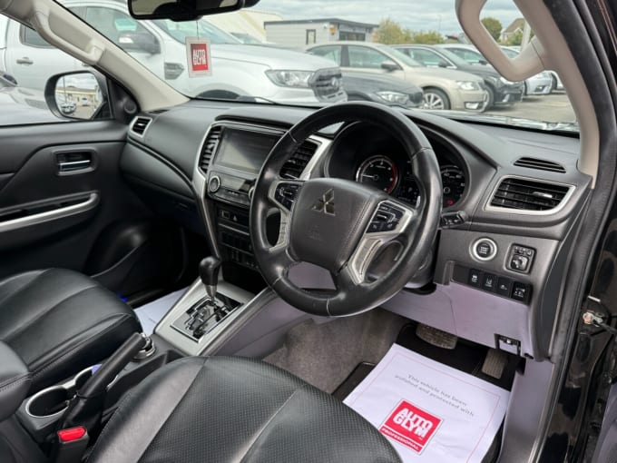 2025 Mitsubishi L200