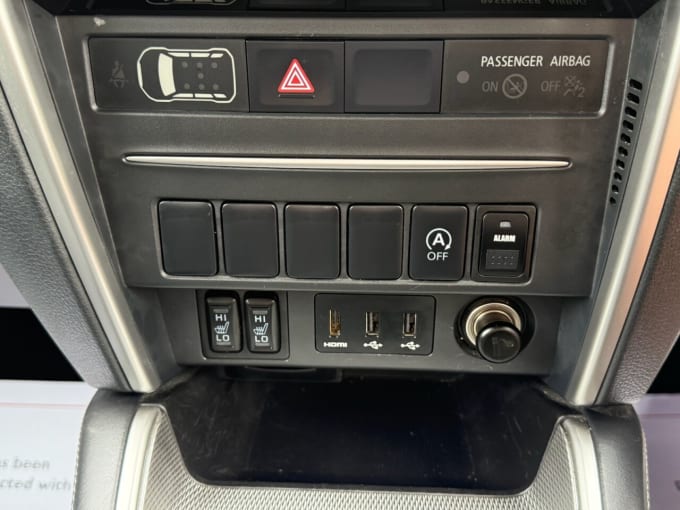 2025 Mitsubishi L200