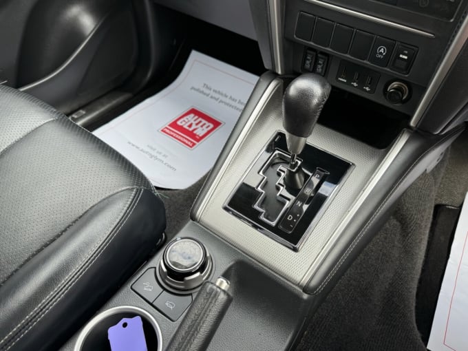2025 Mitsubishi L200